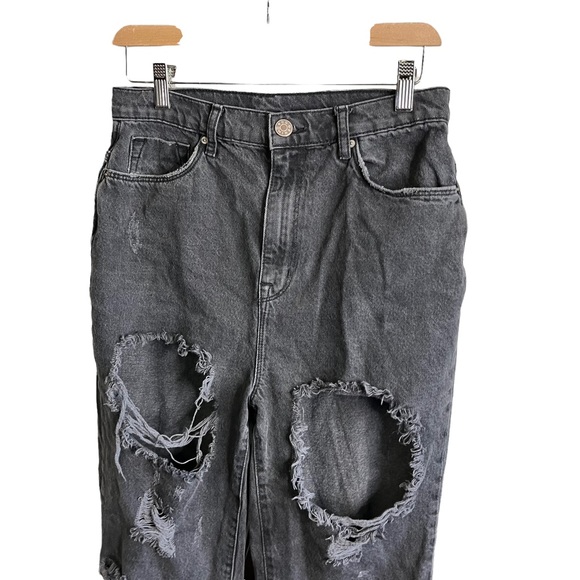 BDG Mom High-Rise Distressed Jeans - Picture 6 of 7